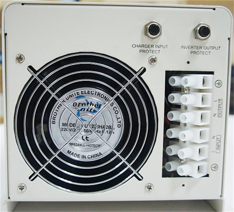 4000 Watt 24 Volt DC 120 Volt AC low frequency pure sine wave inverter charger 4KW PS-4000